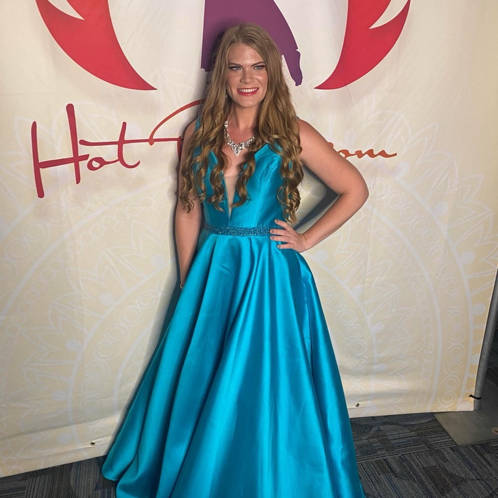 Gorgeous teal gown